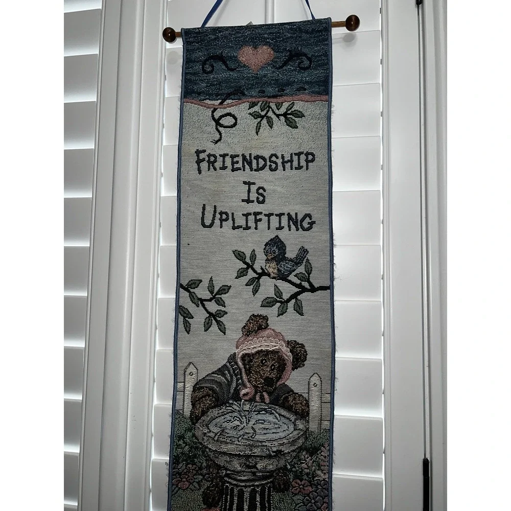 Boyds Bears Friendship Is Uplifting Tapestry Wall Hanging‎
